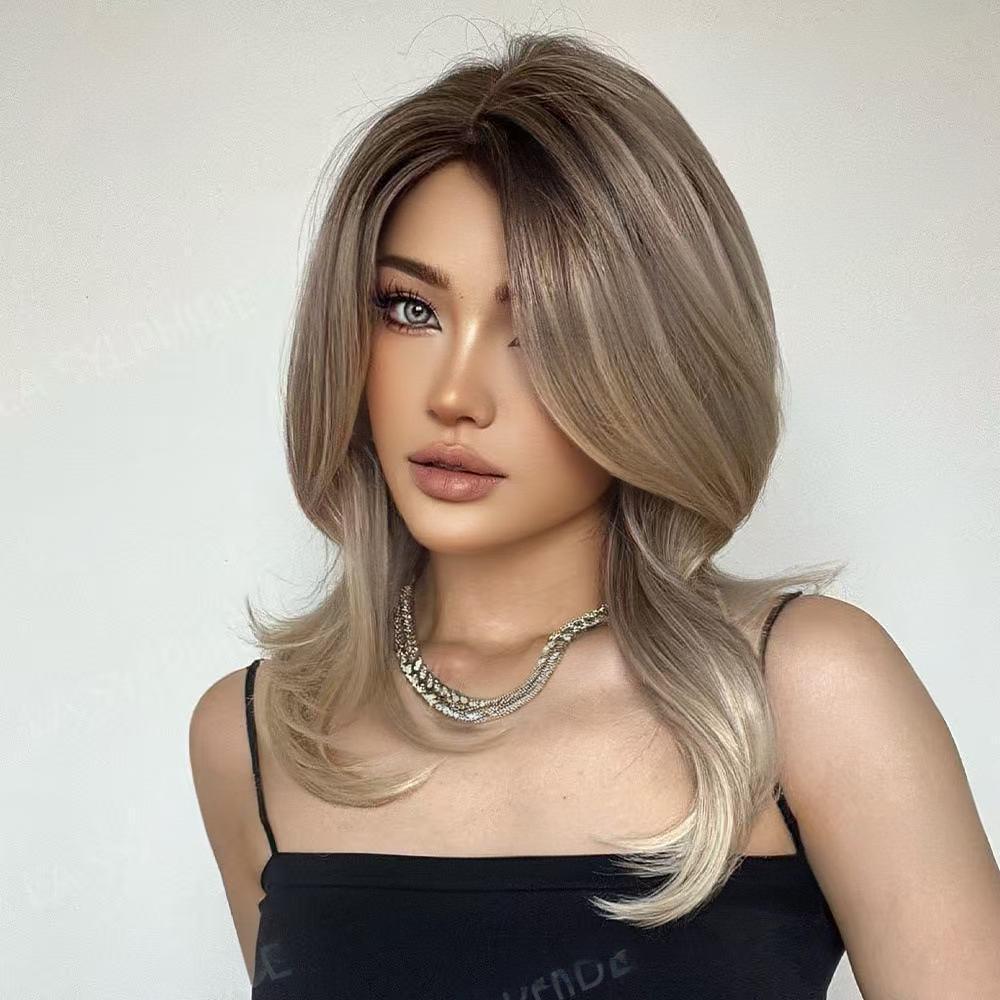 True Scalp Blonde Highlight Loose Wave Glueless Minimalist Lace Wig with Bangs